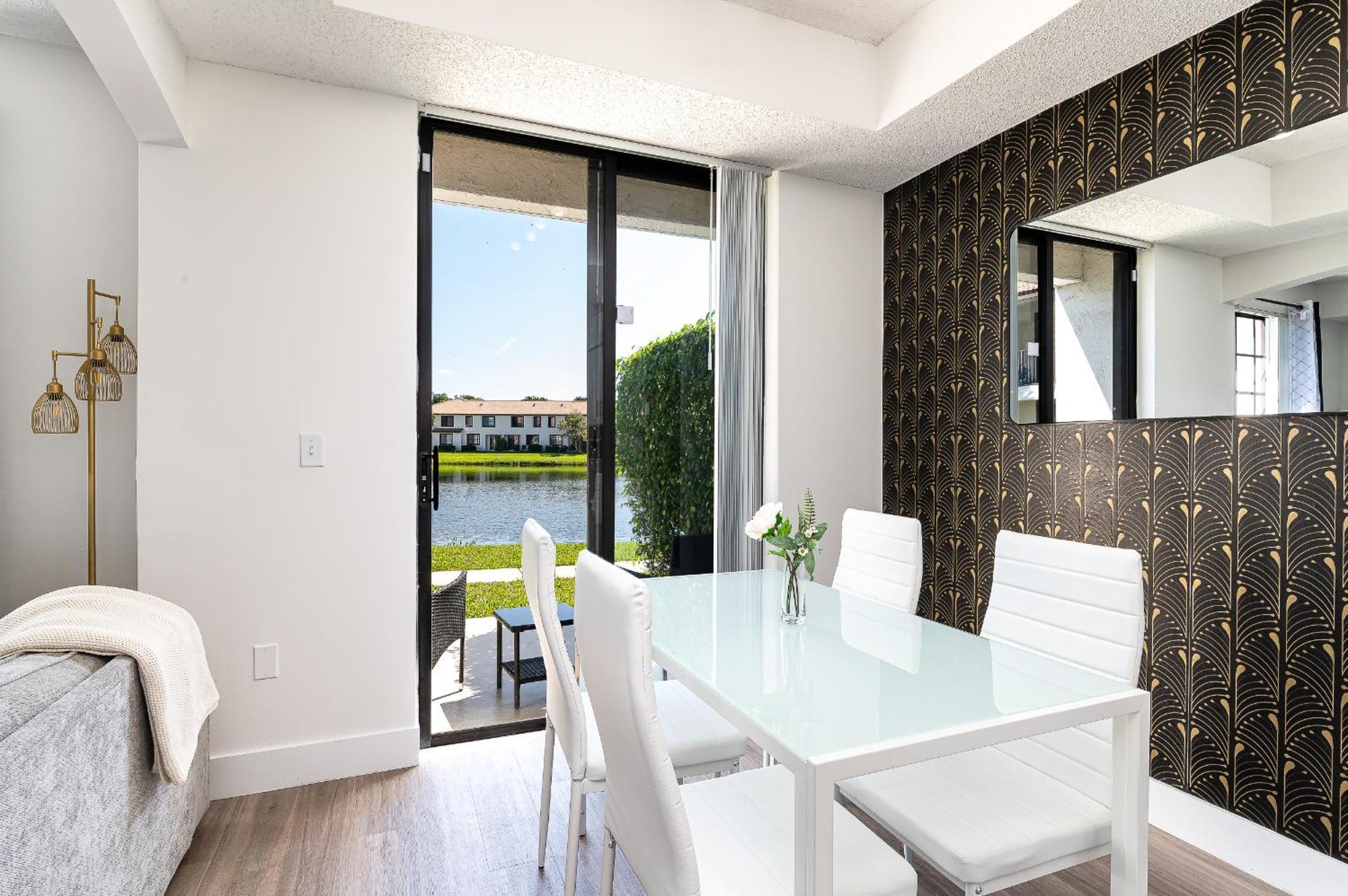 Newly Renovated Townhome With King Bed Delray Beach Exterior photo